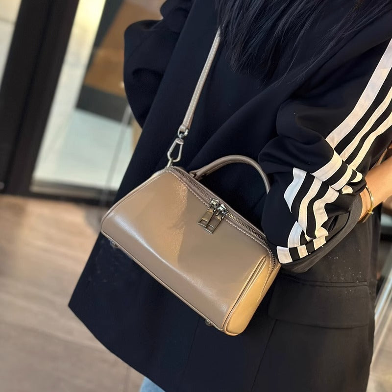 Women's Genuine Leather Retro High-grade Pillow Commuter Handbags