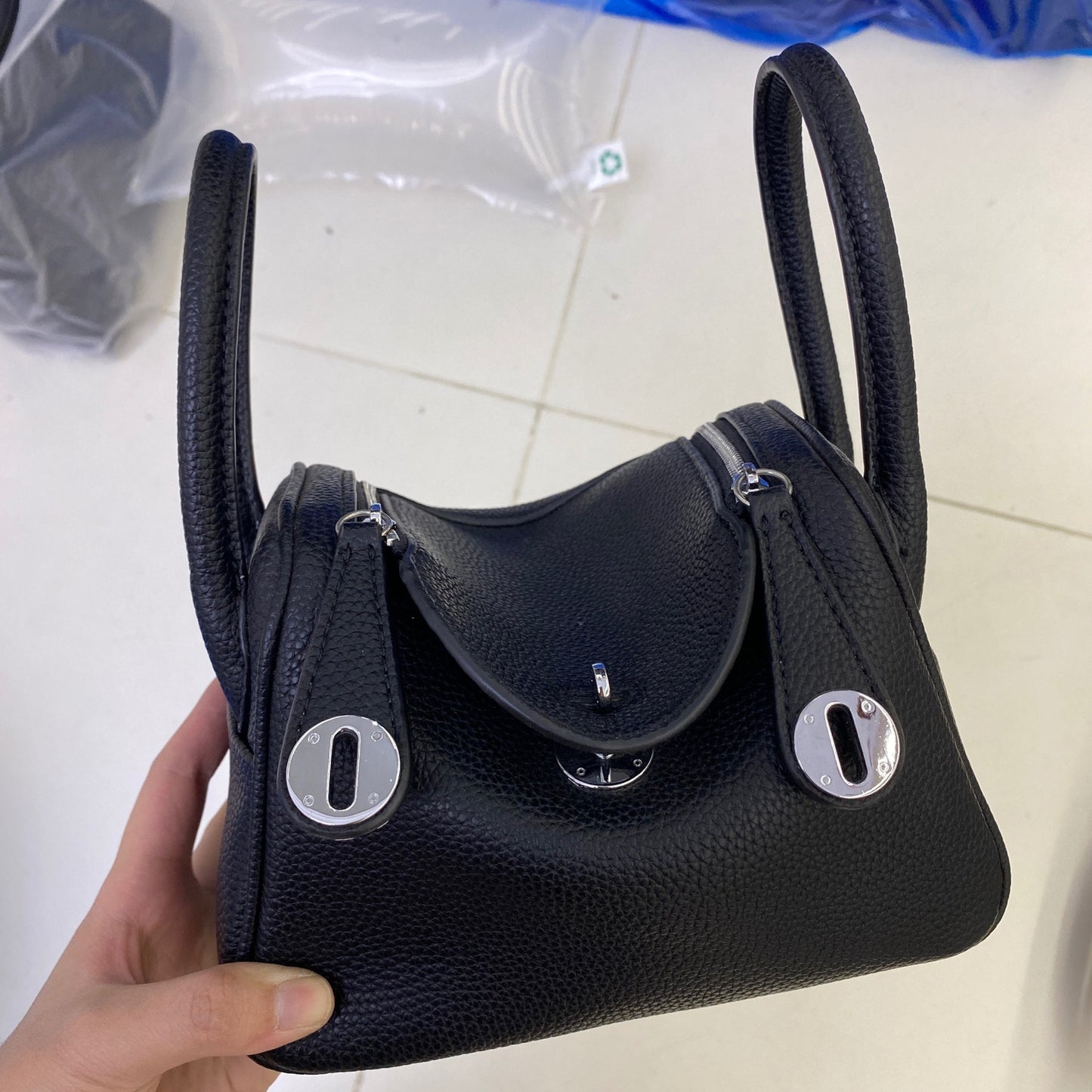 Doctor Lindy Retro Soft Cowhide Lychee Crossbody Bags