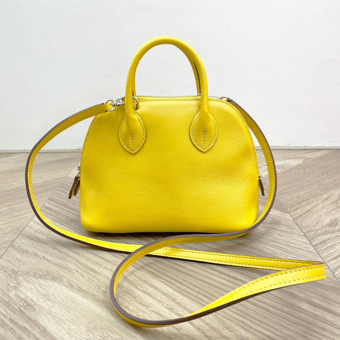Women's Wax Line Top Layer Cowhide Bowling Crossbody Bags