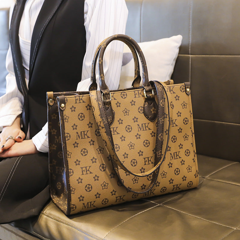 Women's Large Capacity Fashionable High-grade Western Style Shoulder Bags