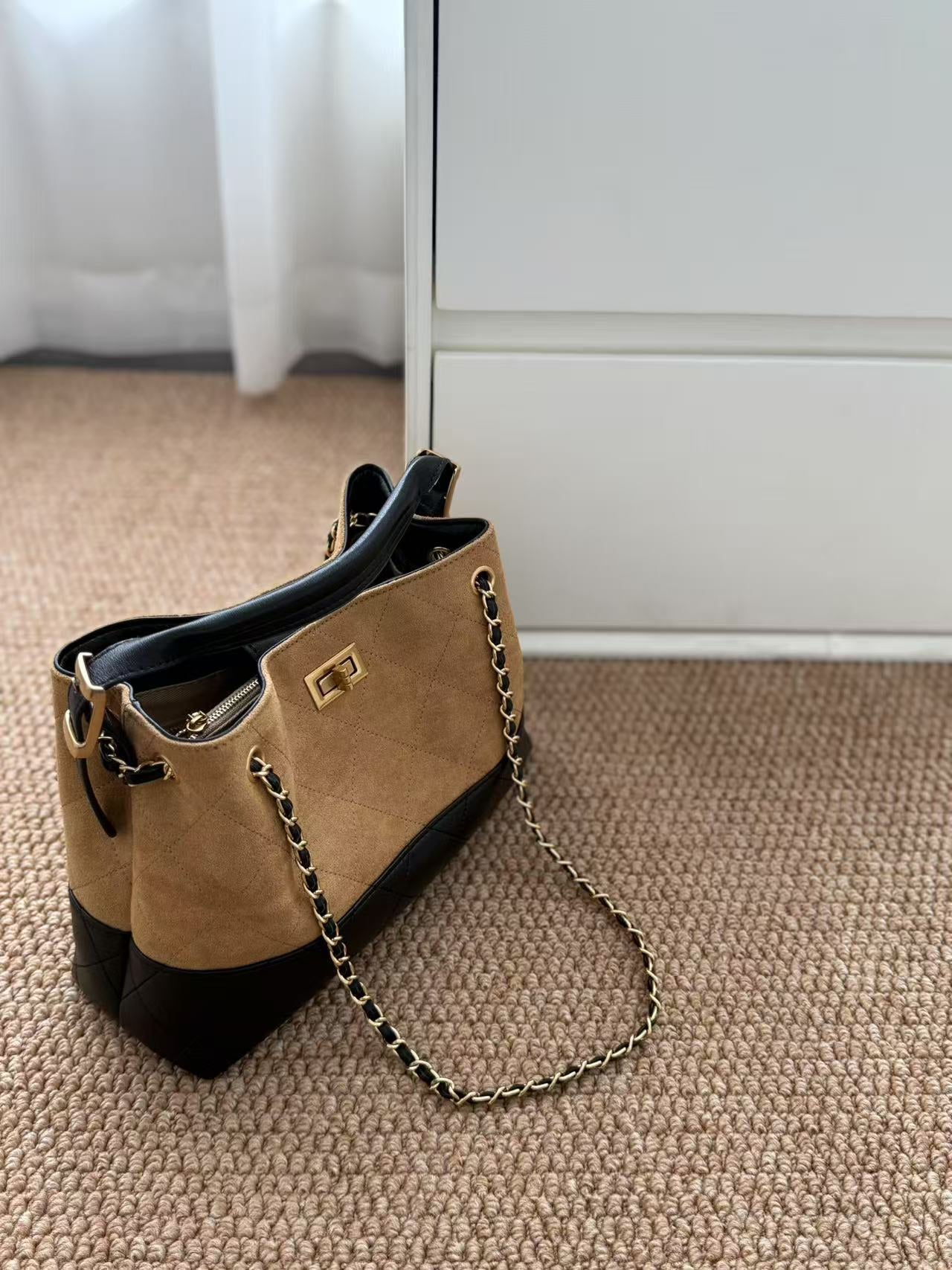 Classic Style Suede Color Matching Underarm Diamond Tote Bags