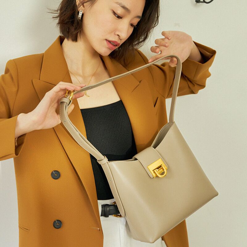 Women's Genuine Leather Light Luxury Cowhide Trendy Shoulder Bags