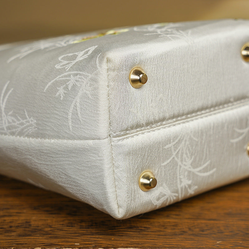 Blowing Half Summer Lotus Love Embroidered Handbags