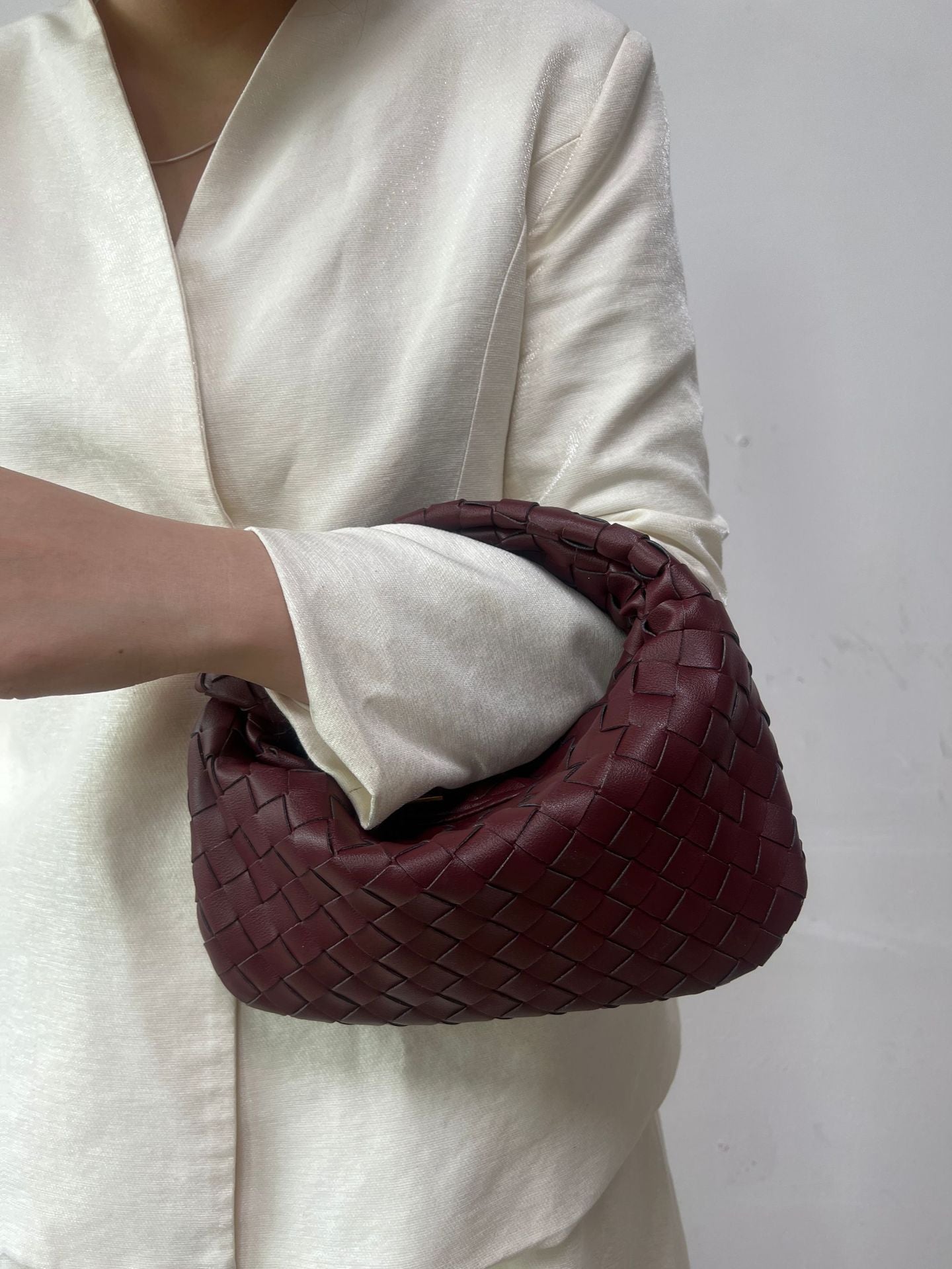 Women's Trendy Dumpling Elegant Personality Croissant Hand-woven Handbags