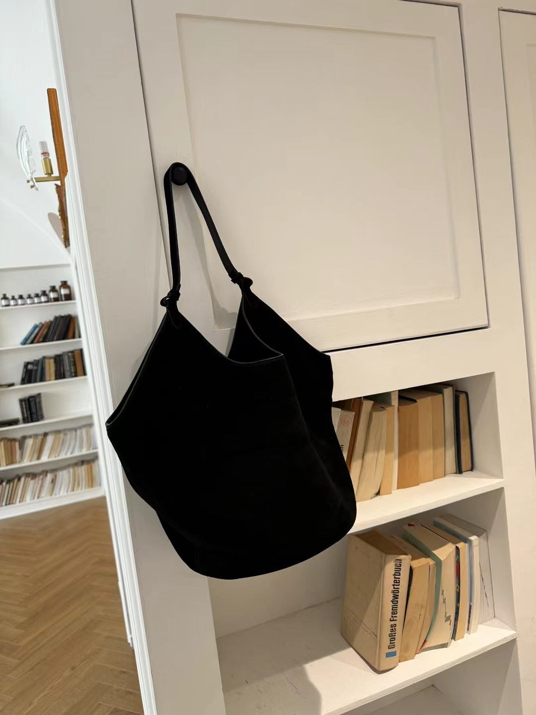 Women's Size Essential Suede Niche Leather Shoulder Bags