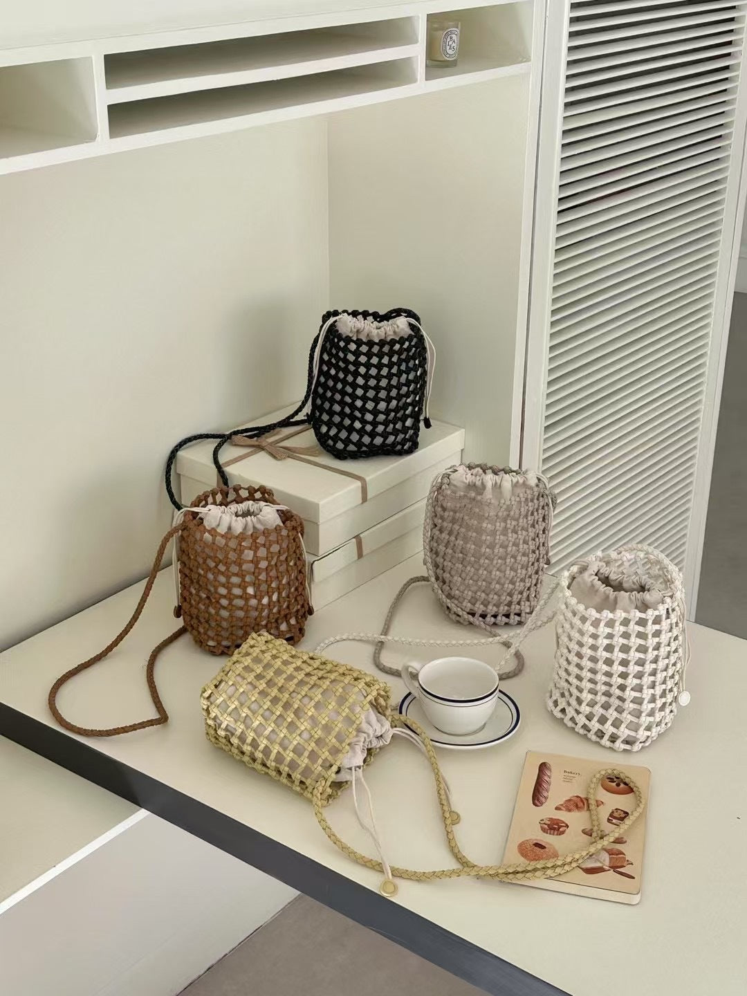 Women's Beautiful Little Retro Woven Personality Delicate Mobile Western Crossbody Bags