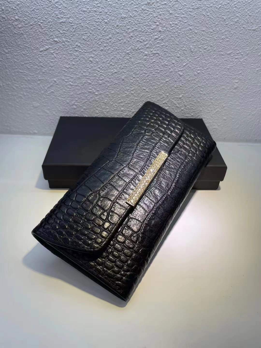 Women's Style Simple Crocodile Pattern Series Plain Ladies Wallets