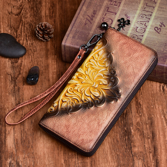 Women's Vegetable Tanned Leather Retro Embossing Clutch Ladies Wallets