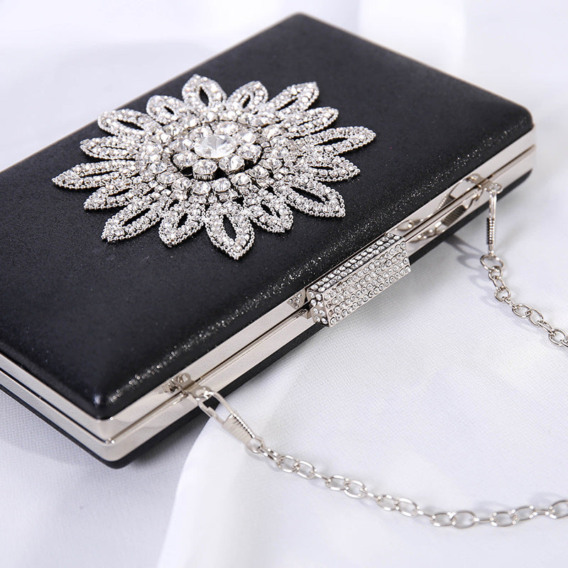 Women's Cool Rhinestone Sunflower Dinner Chain Evening Bags