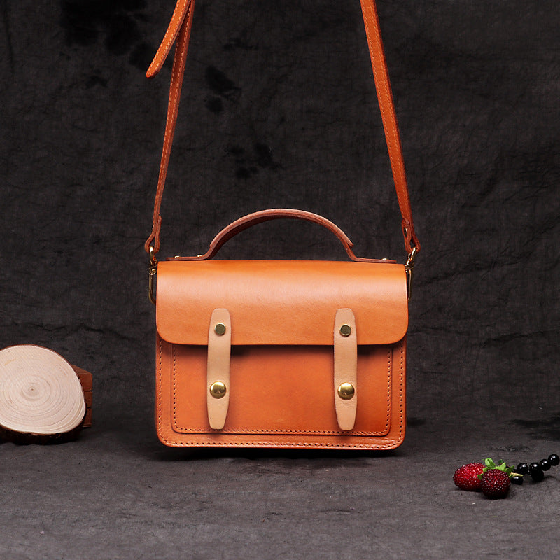 Women's Tanned Leather Cowhide Retro College Cambridge Shoulder Bags