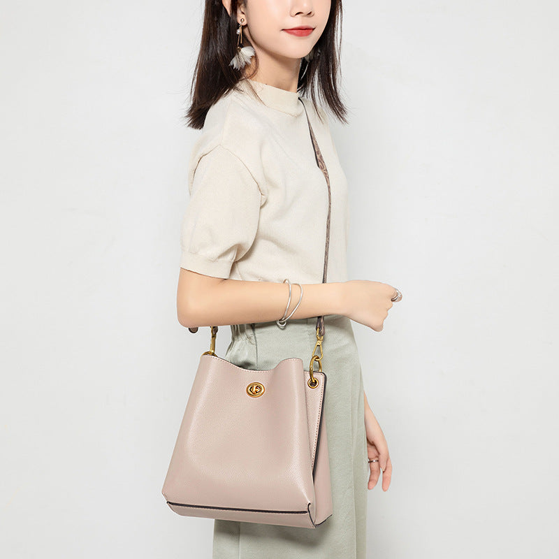 Women's Soft Leather Commuter Niche Cream Korean Shoulder Bags