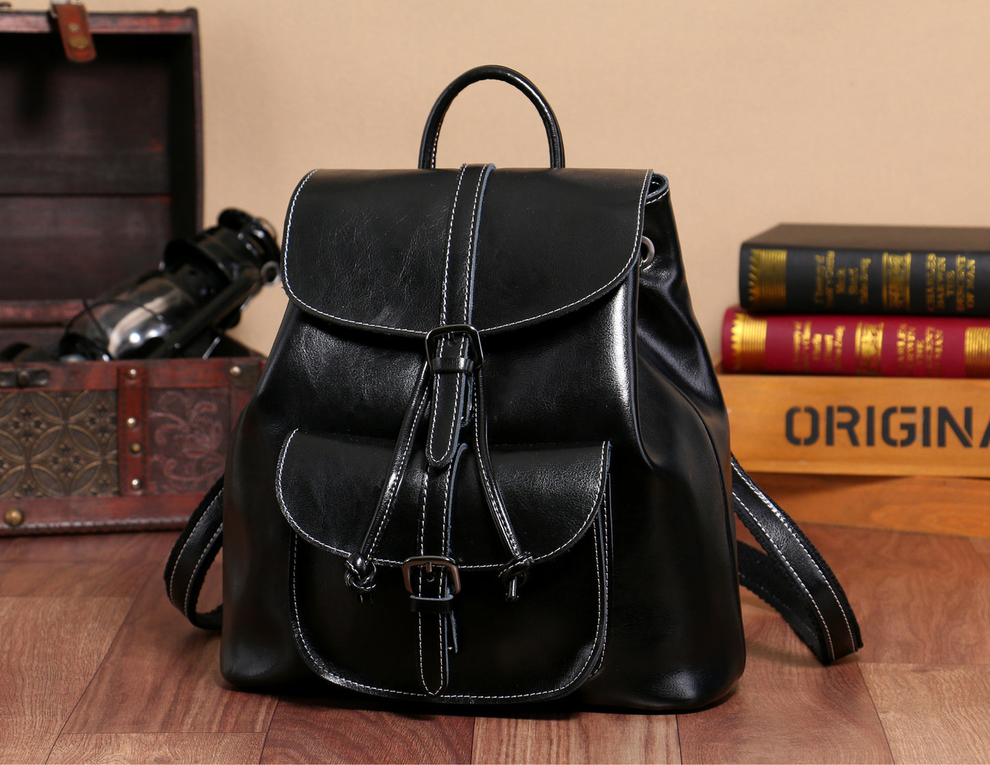 Women's Spring Fashion Closed Flip Korean Style Backpacks