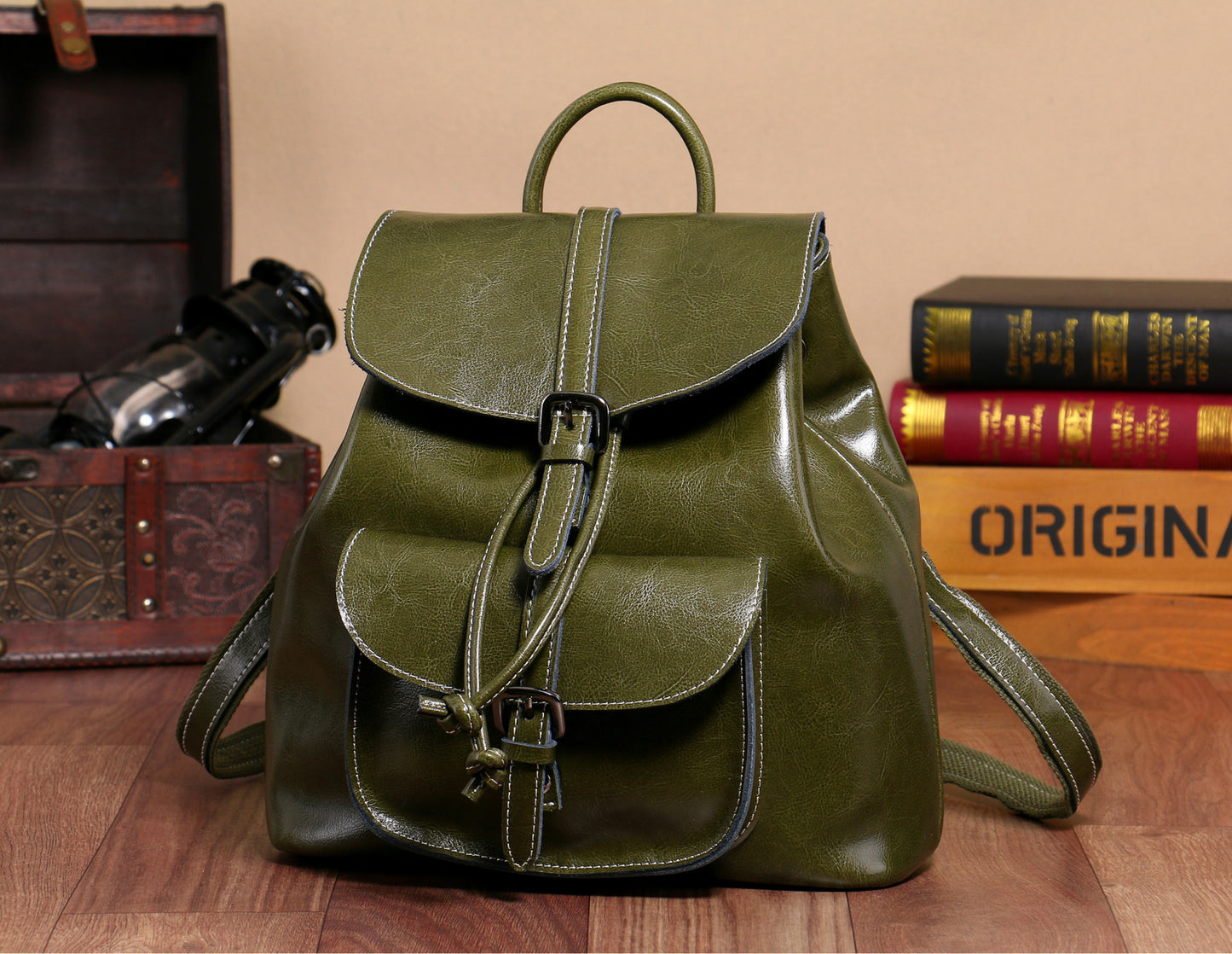 Women's Spring Fashion Closed Flip Korean Style Backpacks