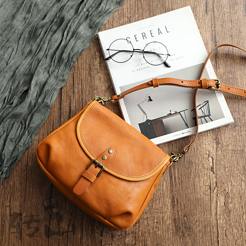 Women's Retro Artistic Handmade Vegetable Tanned Leather Crossbody Bags