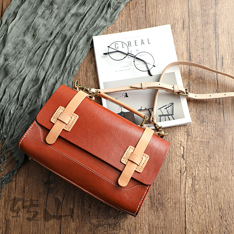 Women's Retro Handmade Leather Vegetable Tanned Portable Crossbody Bags