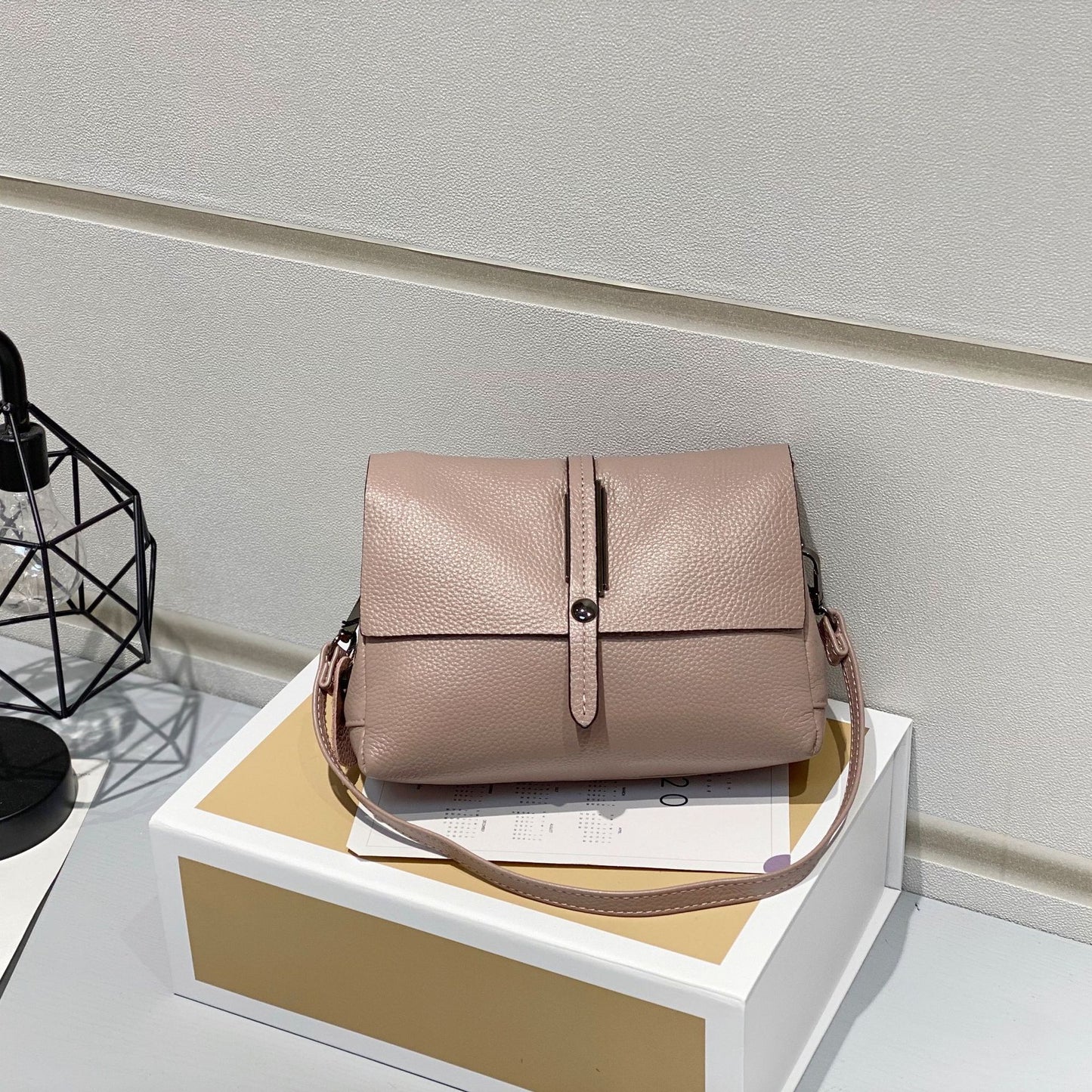 Women's First Layer Cowhide Leather Veil Commuter Bags