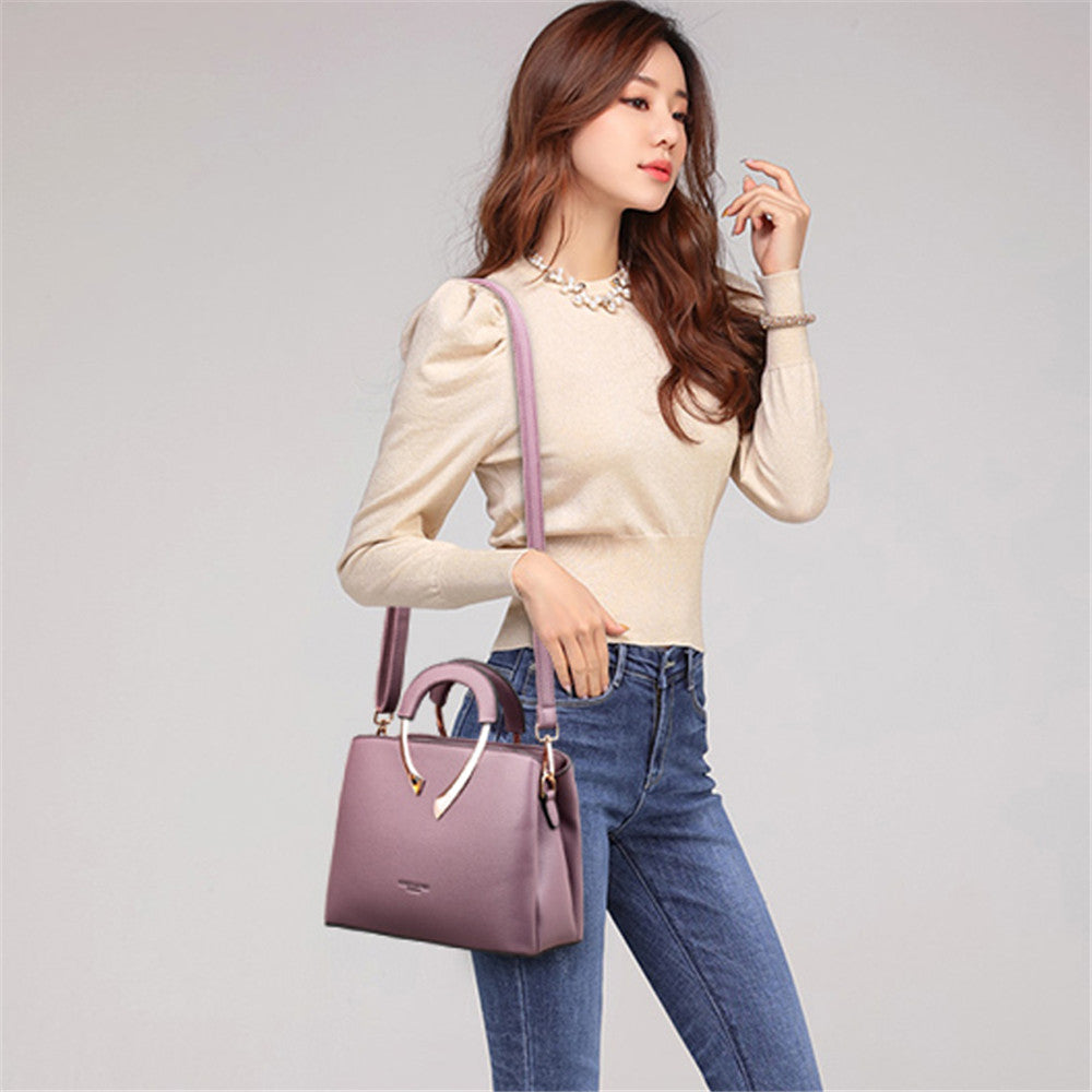 Women's Fashion Portable Large Capacity Simple Retro Bags