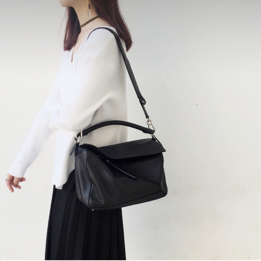 Women's Tide Xi Geometric Stitching Leather Portable Handbags