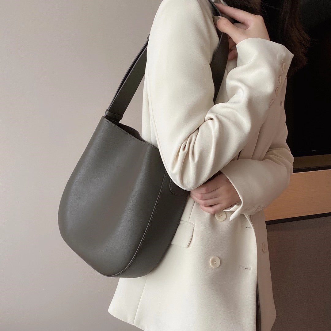 Women's Fashion Cattlehide Leather Retro Portable Large Shoulder Bags
