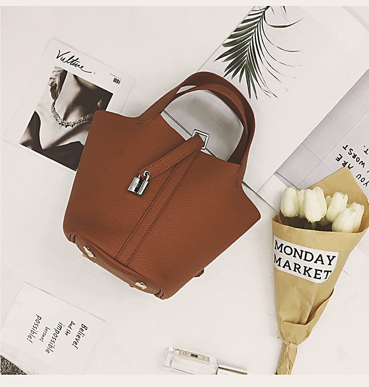 Charming Latch Lady's Large Capacity One Handbags