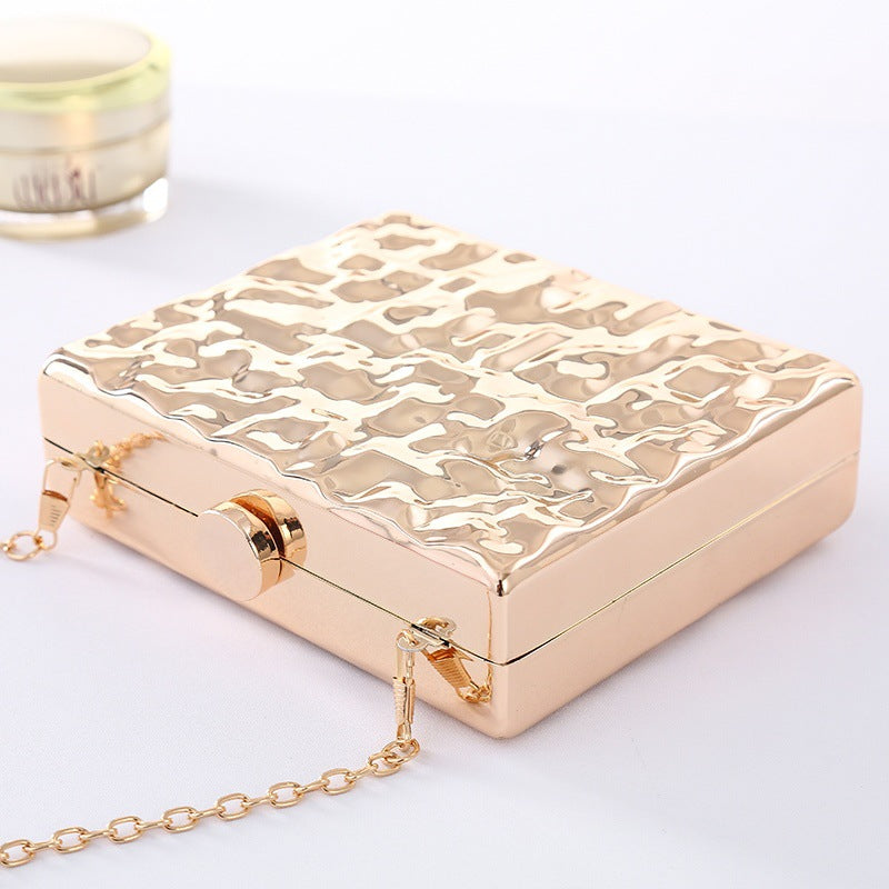 Women's Graceful Portable Relief Korean Clutch Evening Bags