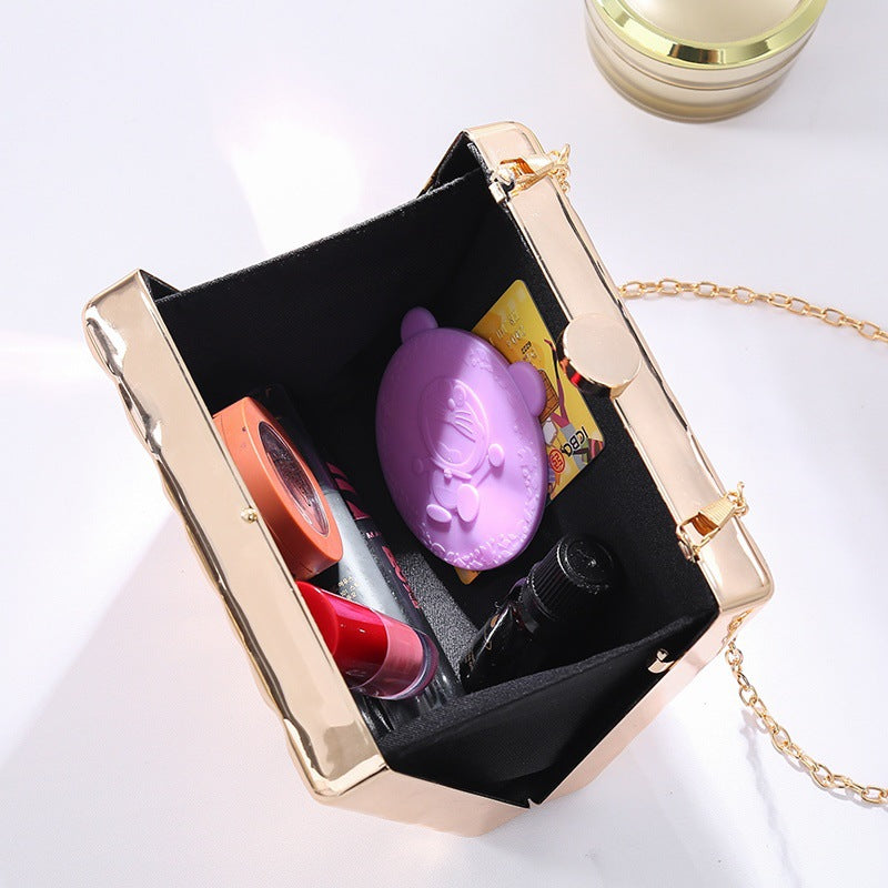 Women's Graceful Portable Relief Korean Clutch Evening Bags