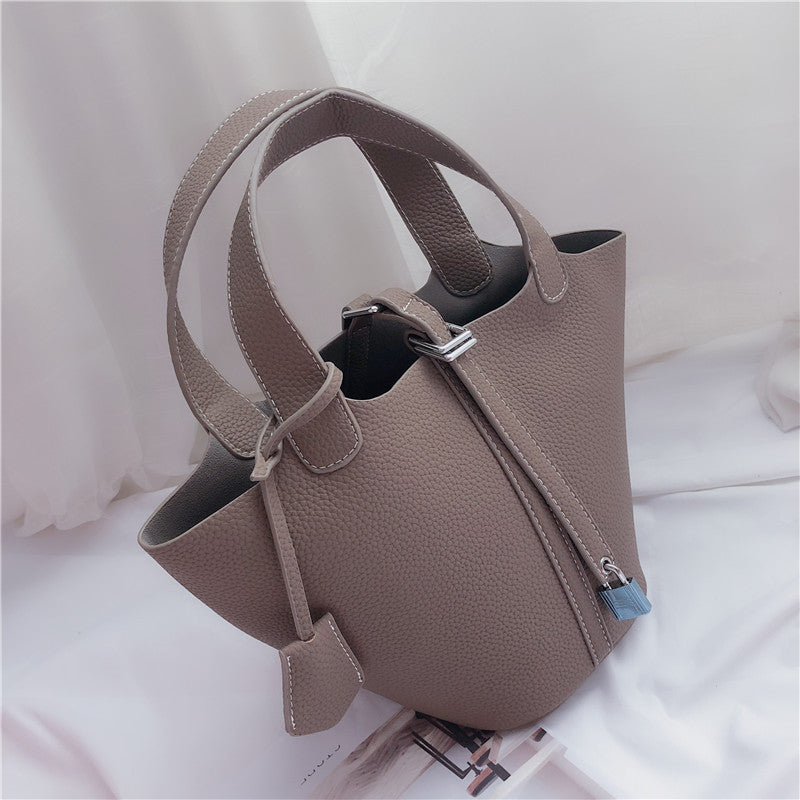 Charming Latch Lady's Large Capacity One Handbags