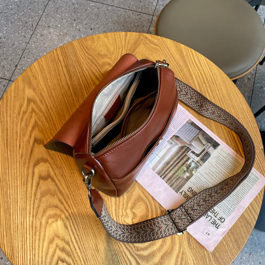 Women's Vegetable Tanned Leather Cowhide Round Simple Stylish Shoulder Bags