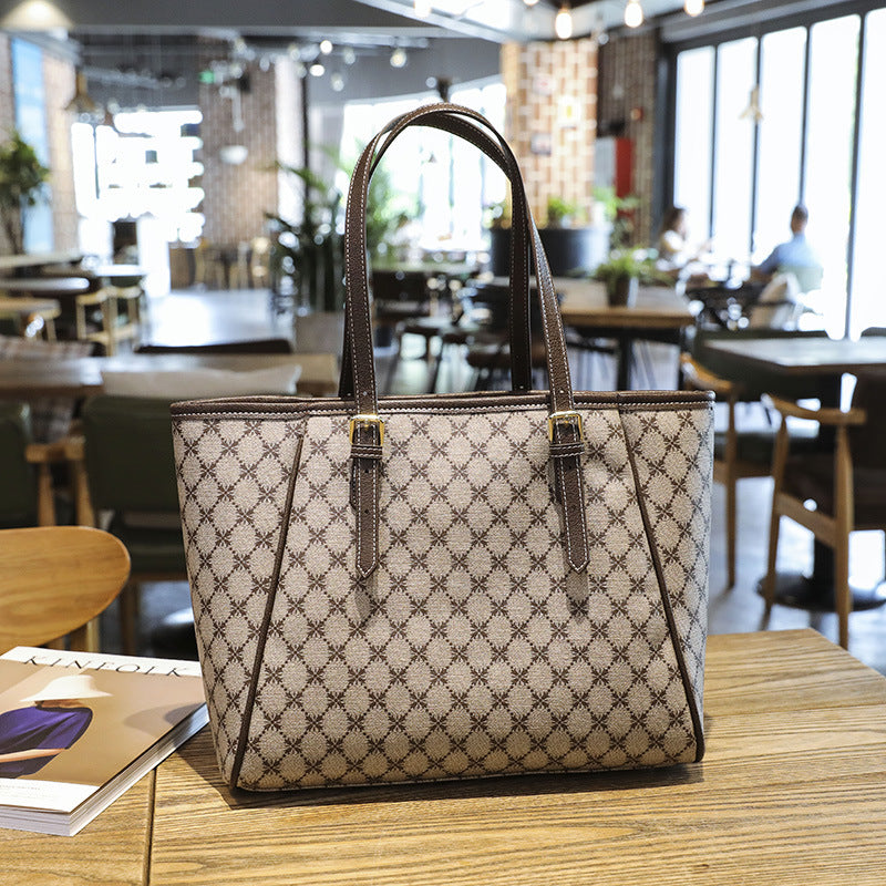 Women's Retro Large Capacity Printed Commuter Fashion Shoulder Bags