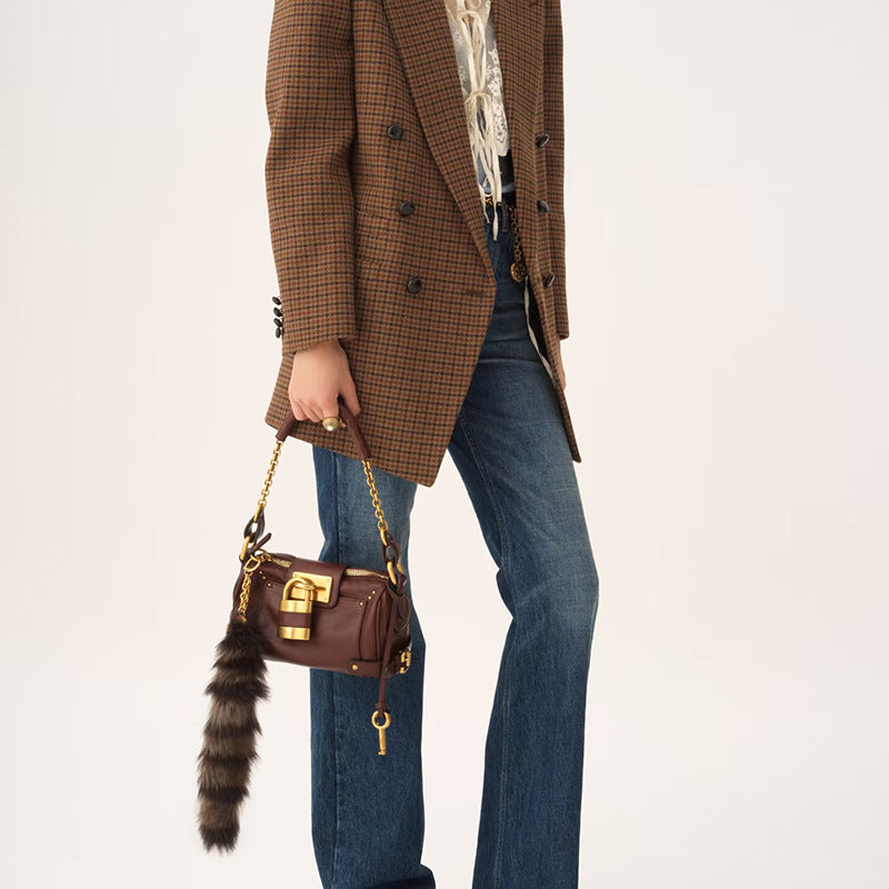 Women's Classic Retro Design Fashion Commuter Lock