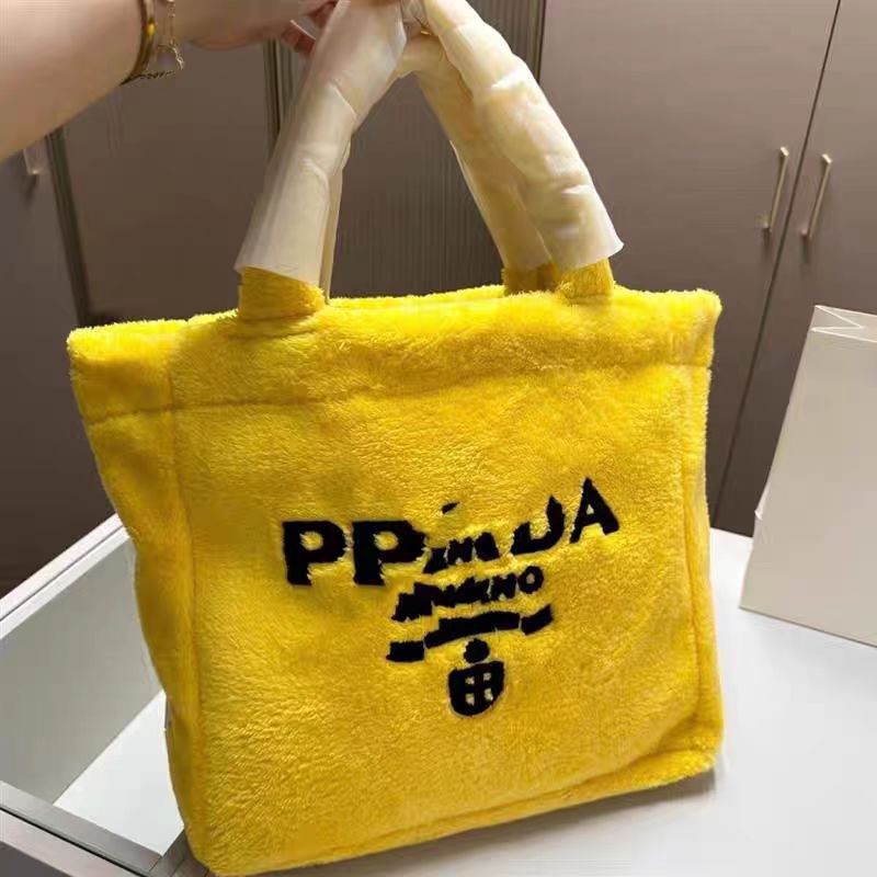 Women's Plush Underarm P Home Ya Retro Trendy Fur Handbags