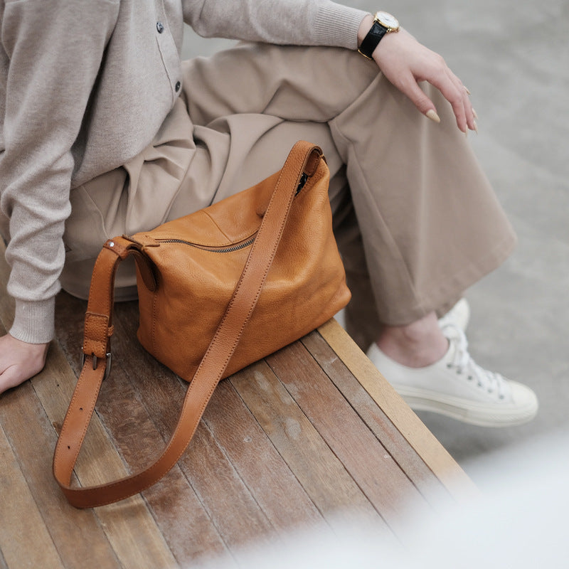 Women's Retro Genuine Leather Dumpling Lightweight Trendy Shoulder Bags