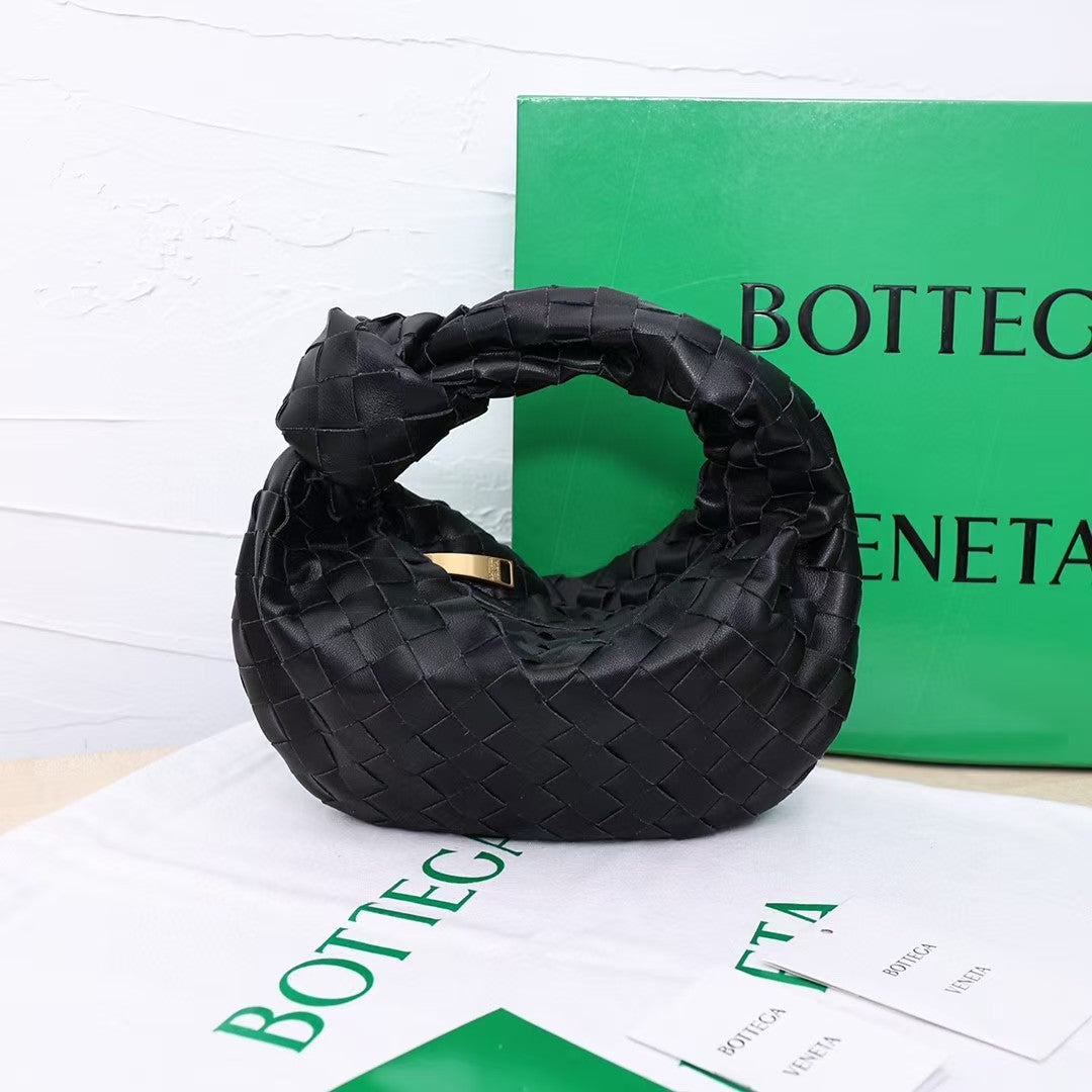 Croissant Knotted Clutch Light Use Large Handbags