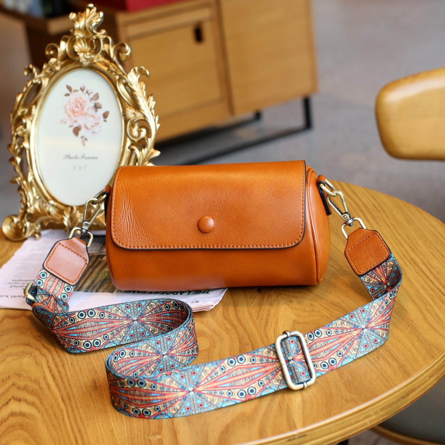 Women's Vegetable Tanned Leather Cowhide Round Simple Stylish Shoulder Bags