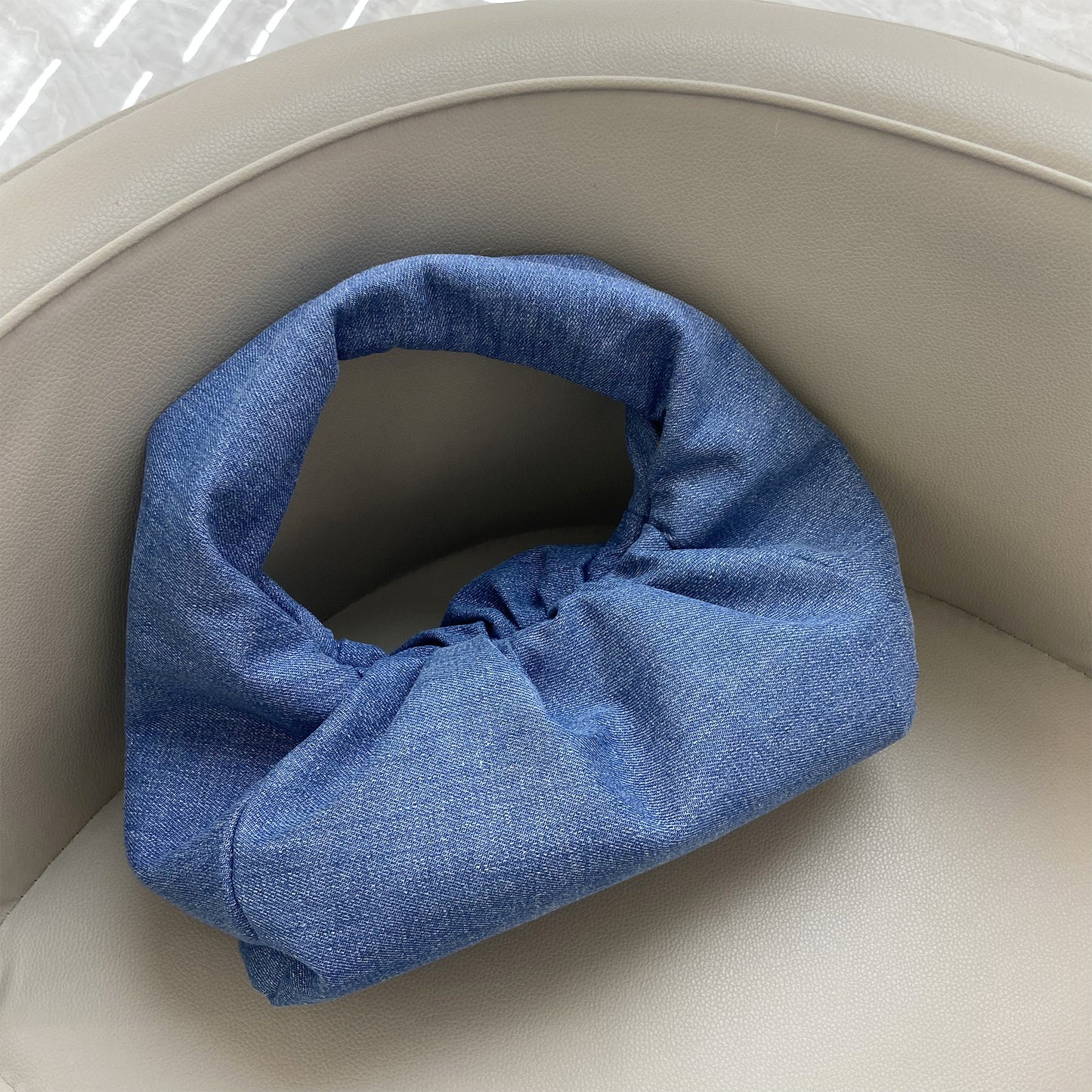 Hand Croissant Large Capacity Clip Pleated Handbags