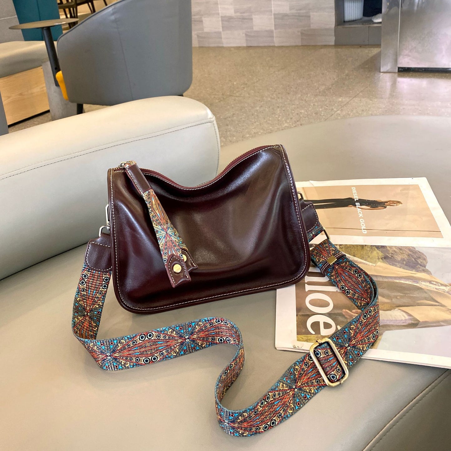 Women's Vegetable Tanned Leather Cowhide Simple Zipper Crossbody Bags