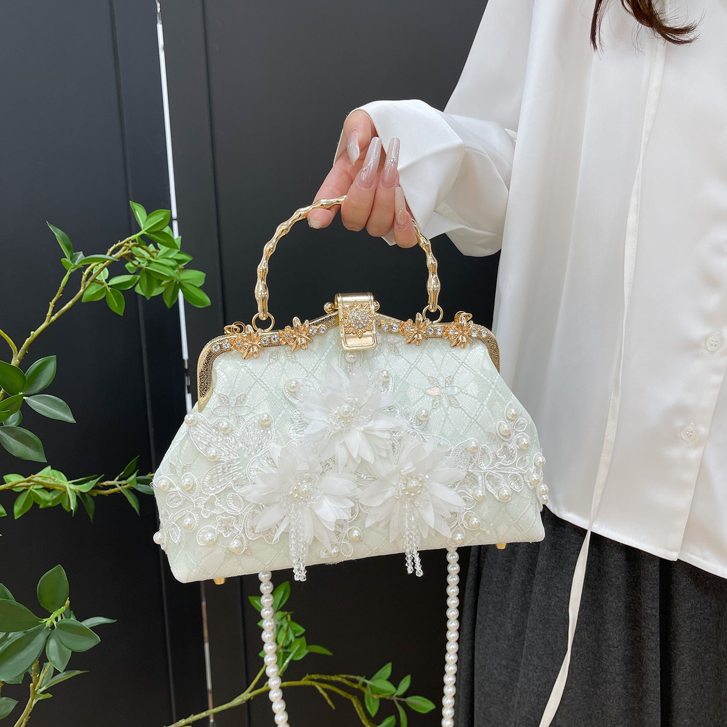 Pretty Embroidered Cheongsam Banquet Clutch Chain Shoulder Bags