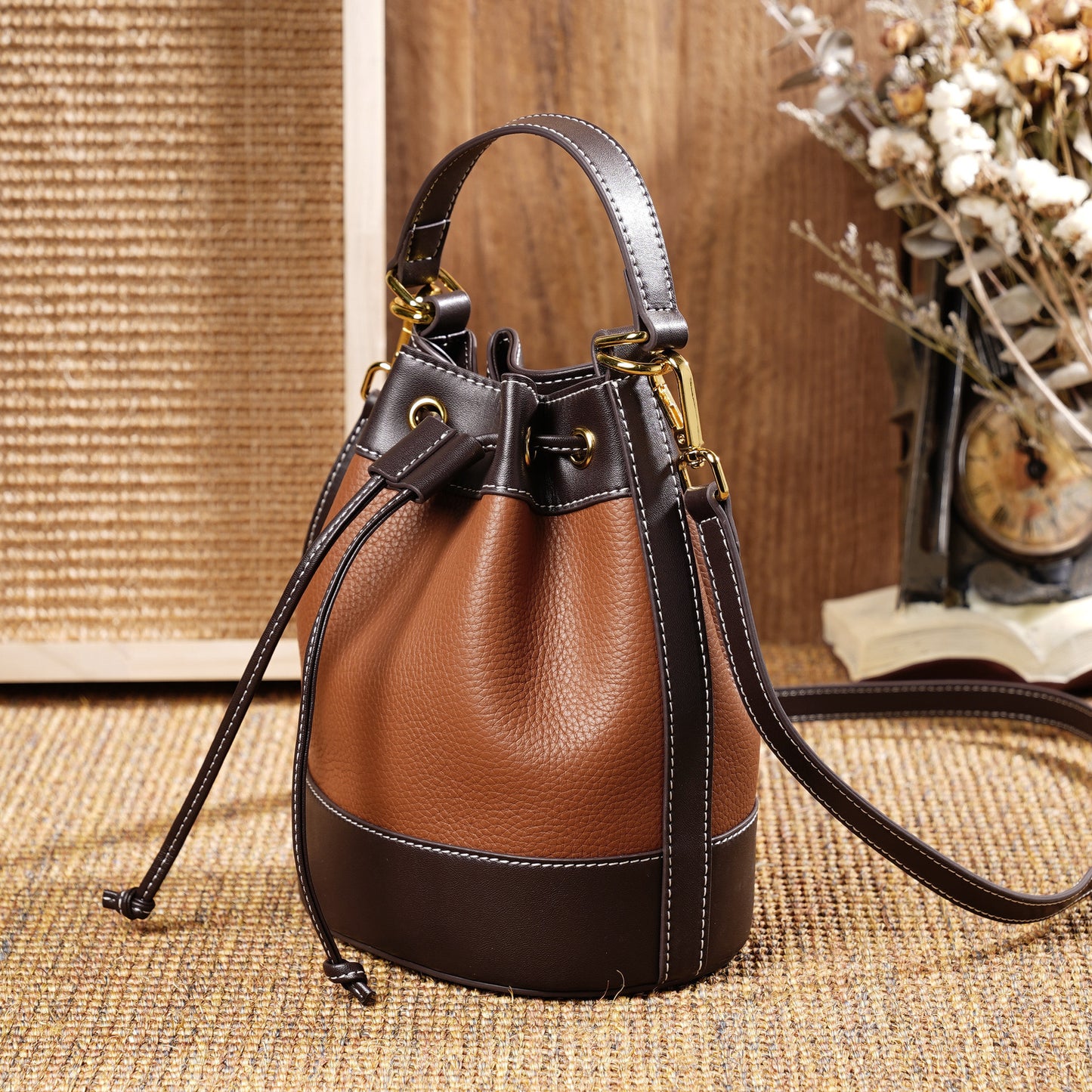 Charming Layer Cattlehide Leather Fashion Retro Crossbody Bags