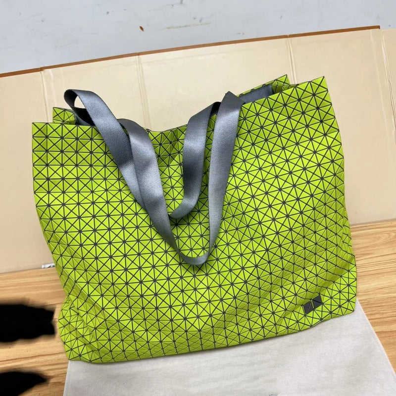 Geometric Diamond Pattern Silicone Check Lifetime Shoulder Bags