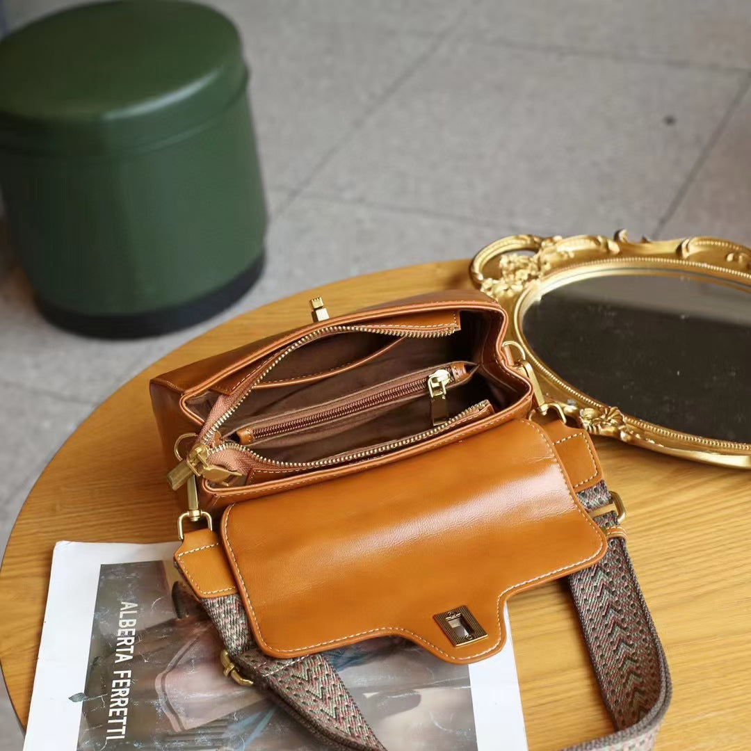 Women's Retro Pillow First Layer Cowhide Design Shoulder Bags