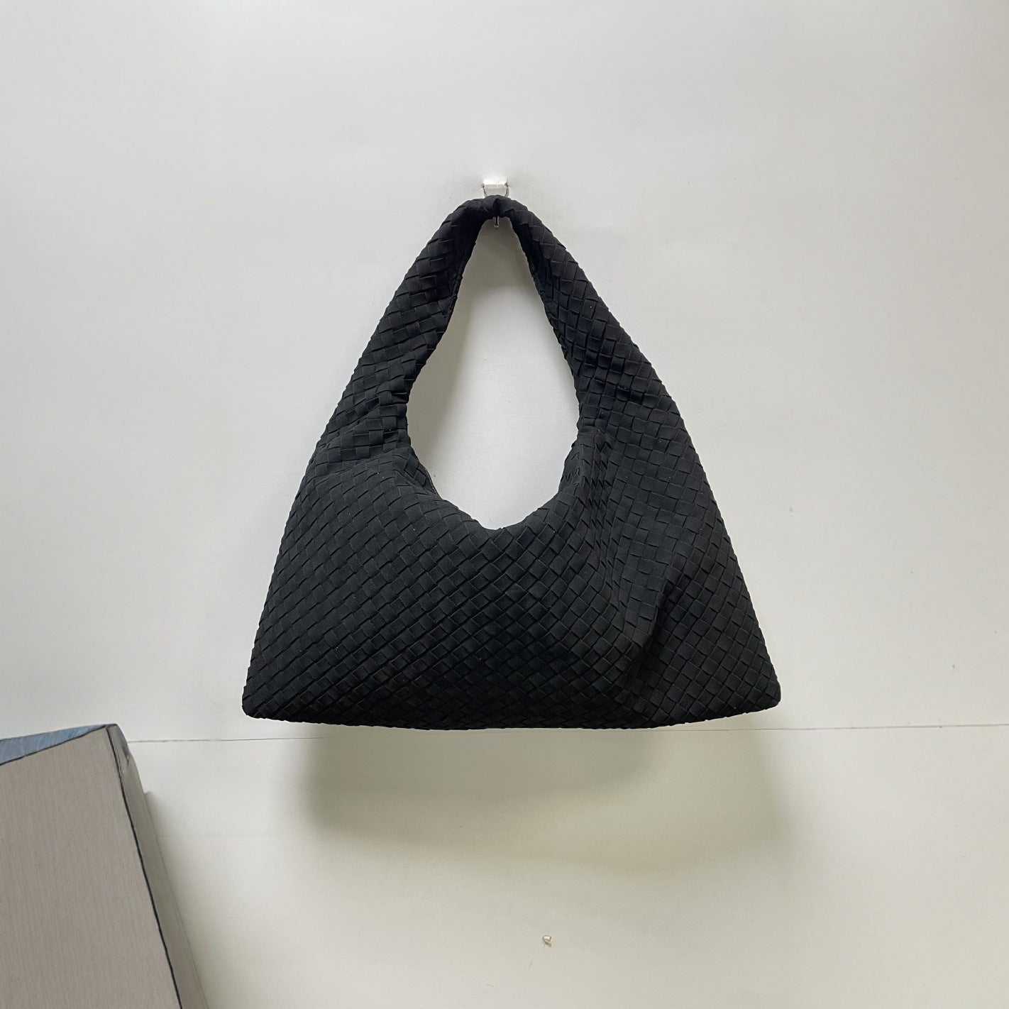 Beautiful Attractive Frosted Large Capacity Portable Handbags