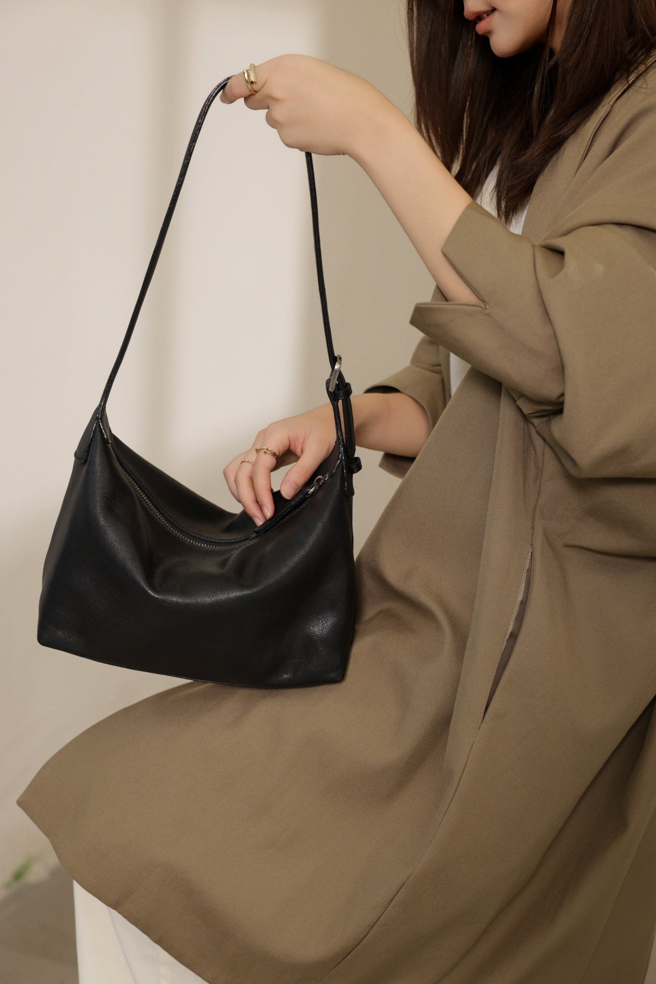 Cool Leather Retro Commuter Dumpling Large Crossbody Bags