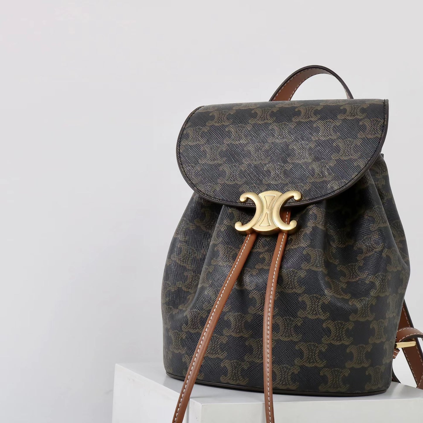 Women's Classy Arc Lightweight Commuter Fashion Crossbody Bags