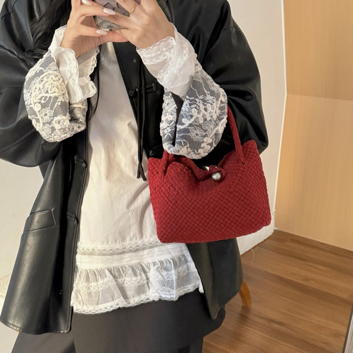 Women's Retro Minority Design Portable Exquisite Vegetable Handbags