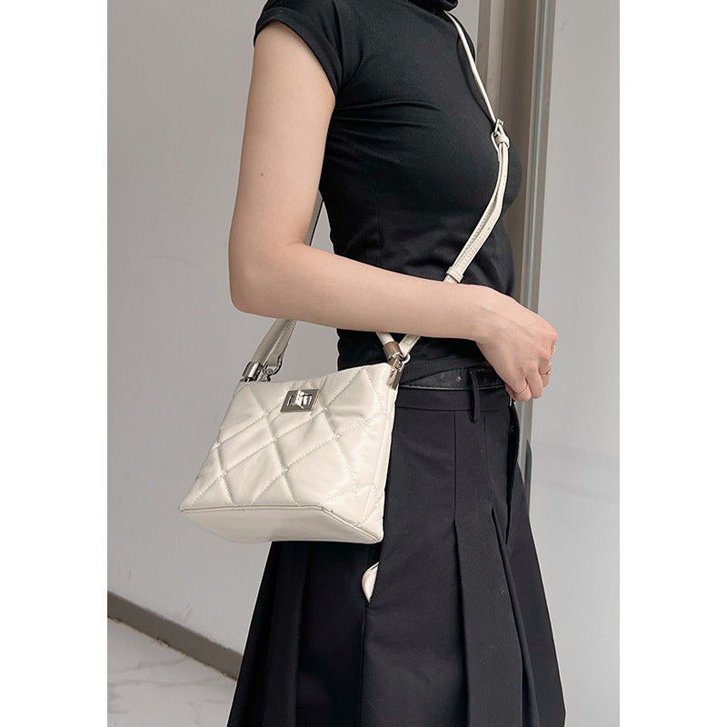 Women's Classic Style Rhombic Layer Cowhide Elegant Shoulder Bags