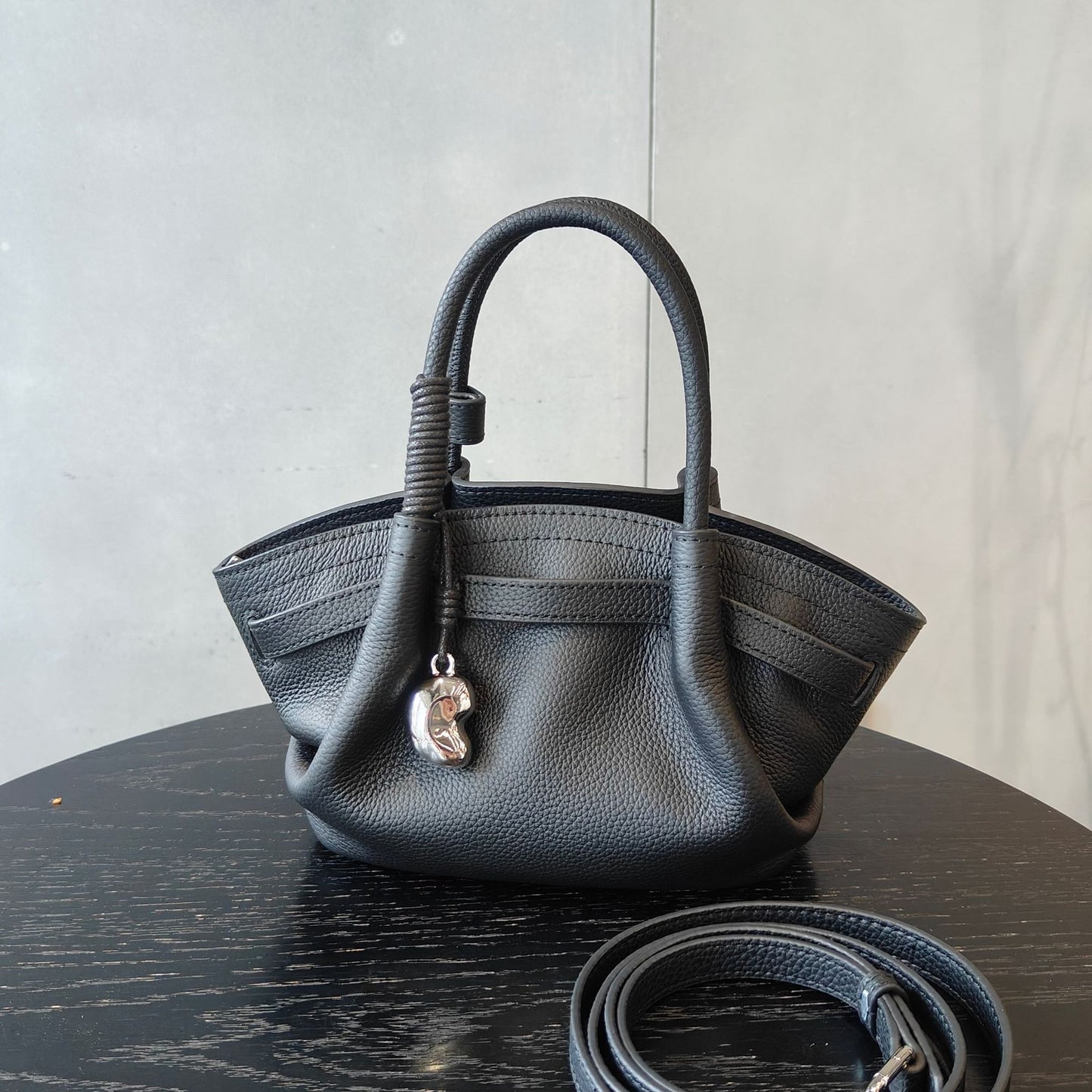 Women's High-grade Niche Vegetable Basket Exquisite Hand Handbags