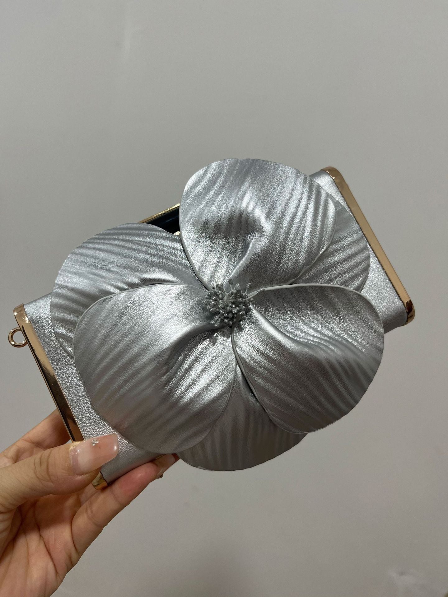 Women's French Style Petal Flower Box Single Chain Crossbody Bags