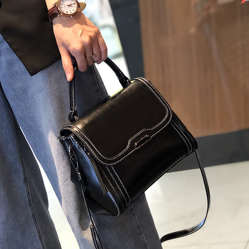 Women's Oil Wax Cowhide Versatile Retro High-grade Crossbody Bags