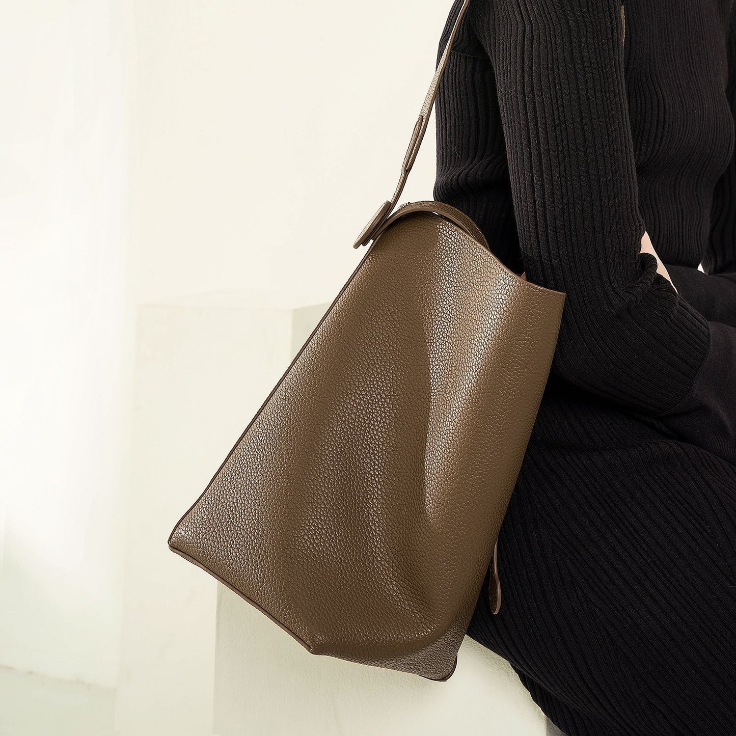 Design Cowhide Simple Large Capacity Portable Bags