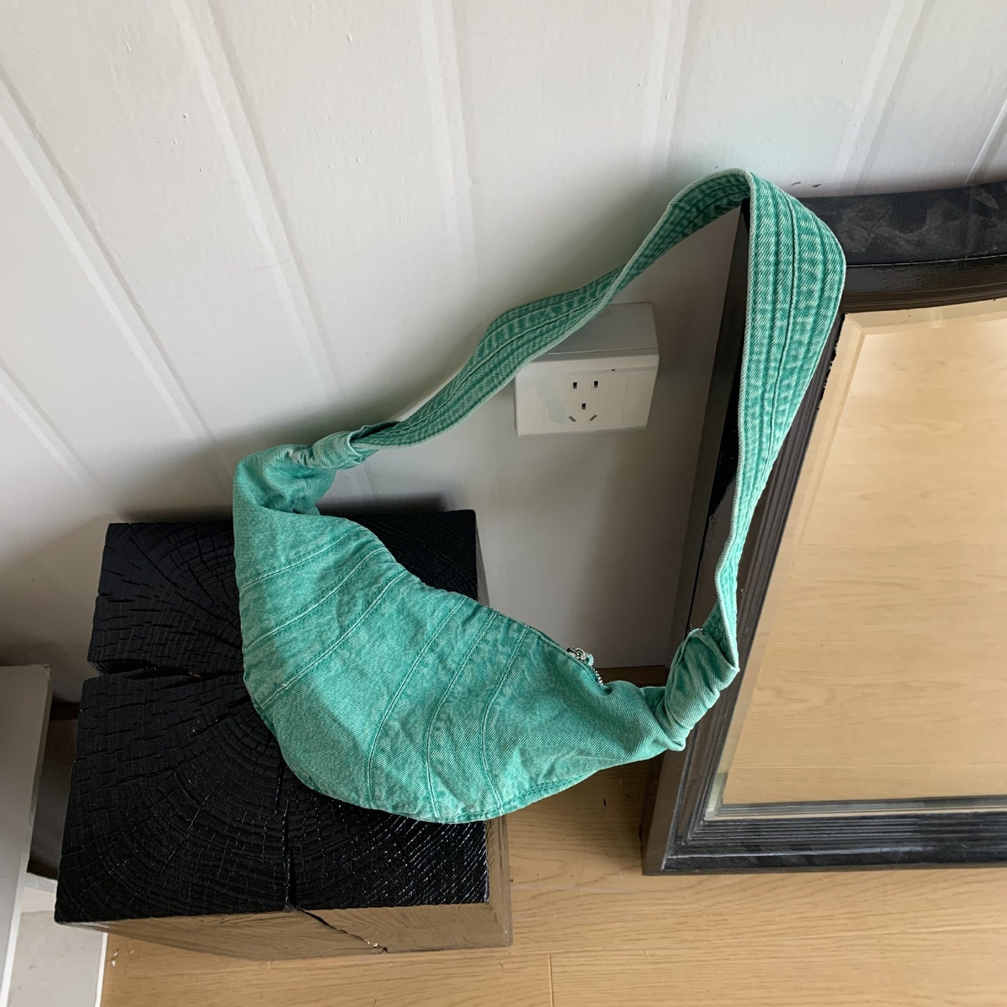 Canvas Wash Vintage Distressed Croissant Niche Bags